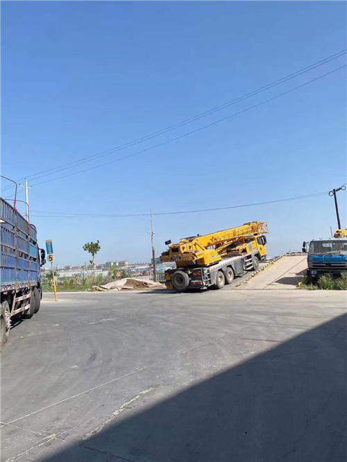 金沙县25吨吊车的租赁价格大概是多少？