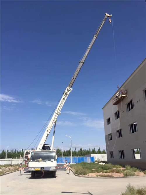 金沙县“轻装强干”—— 吊车的 “轻量化臂架” 技术